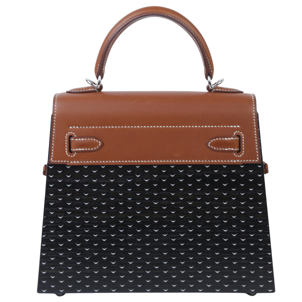 Hermès Kelly Wood 22 handbag in black Barenia leather, elegant and compact