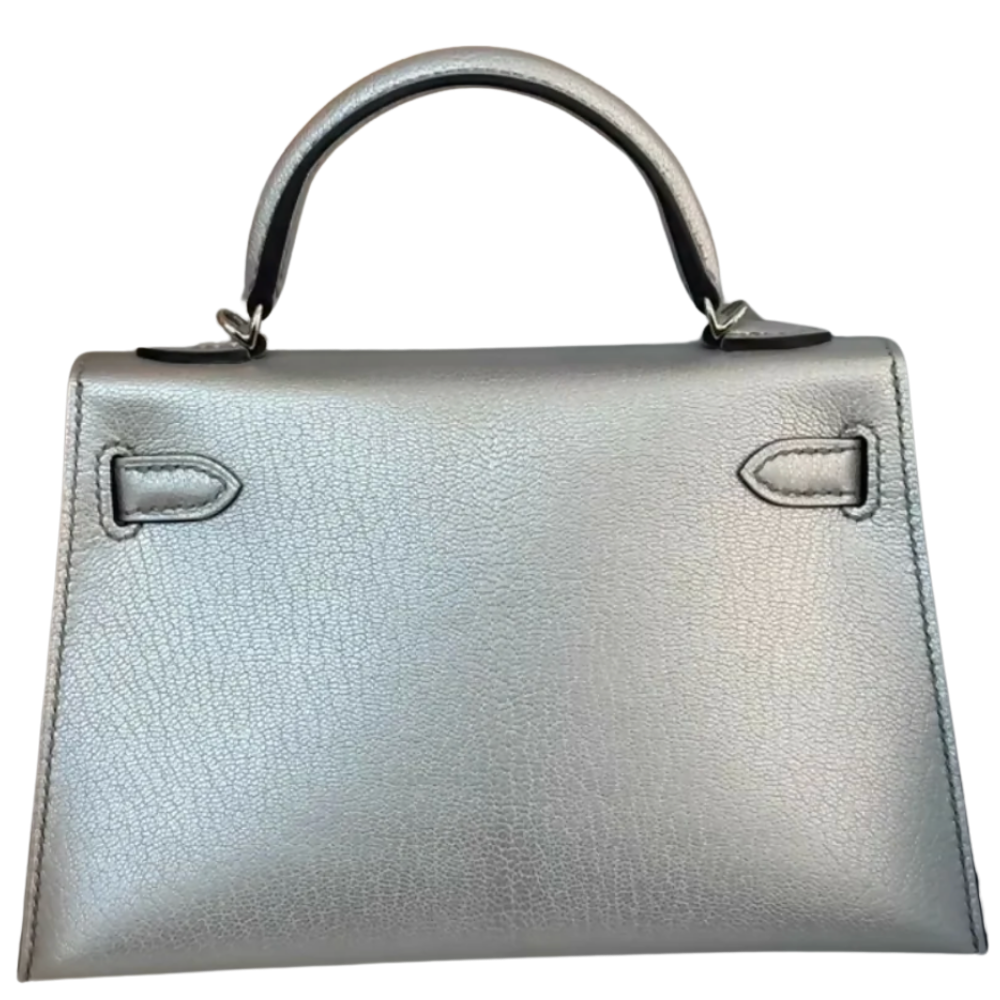 Hermès Kelly Mini 20 handbag in metallic Chèvre Chamkilight leather, elegant and compact
